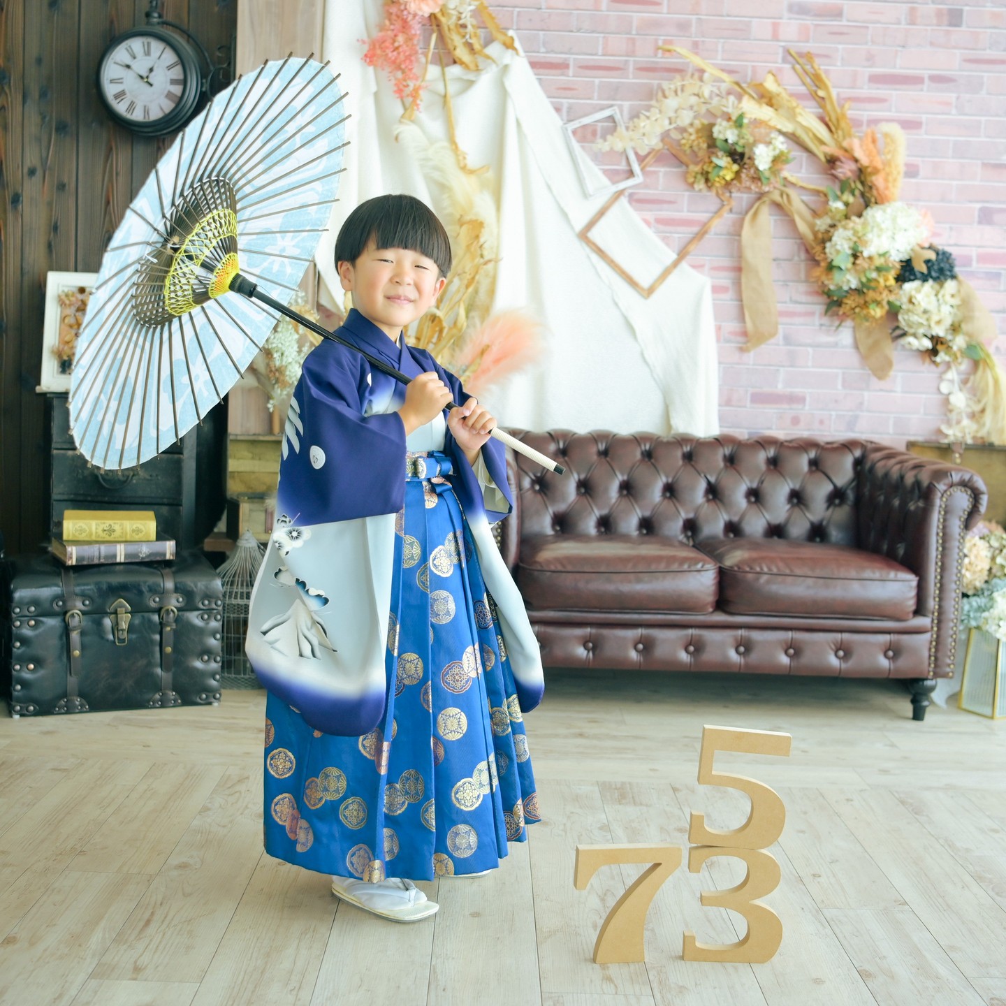 お似合いの袴を着て七五三撮影☆