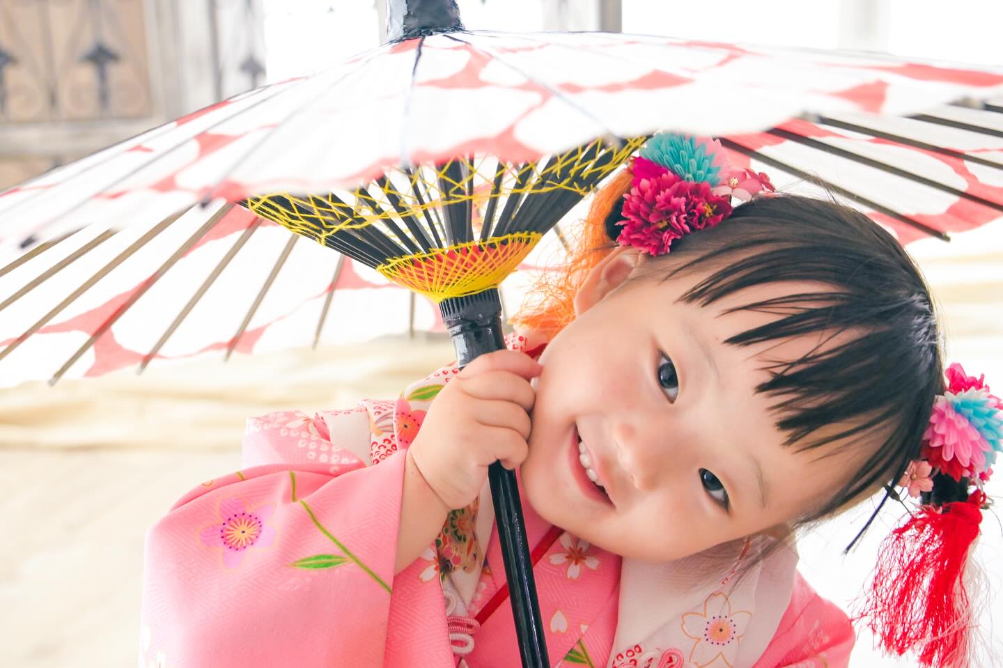 着物に似合う可愛い和傘もある七五三撮影