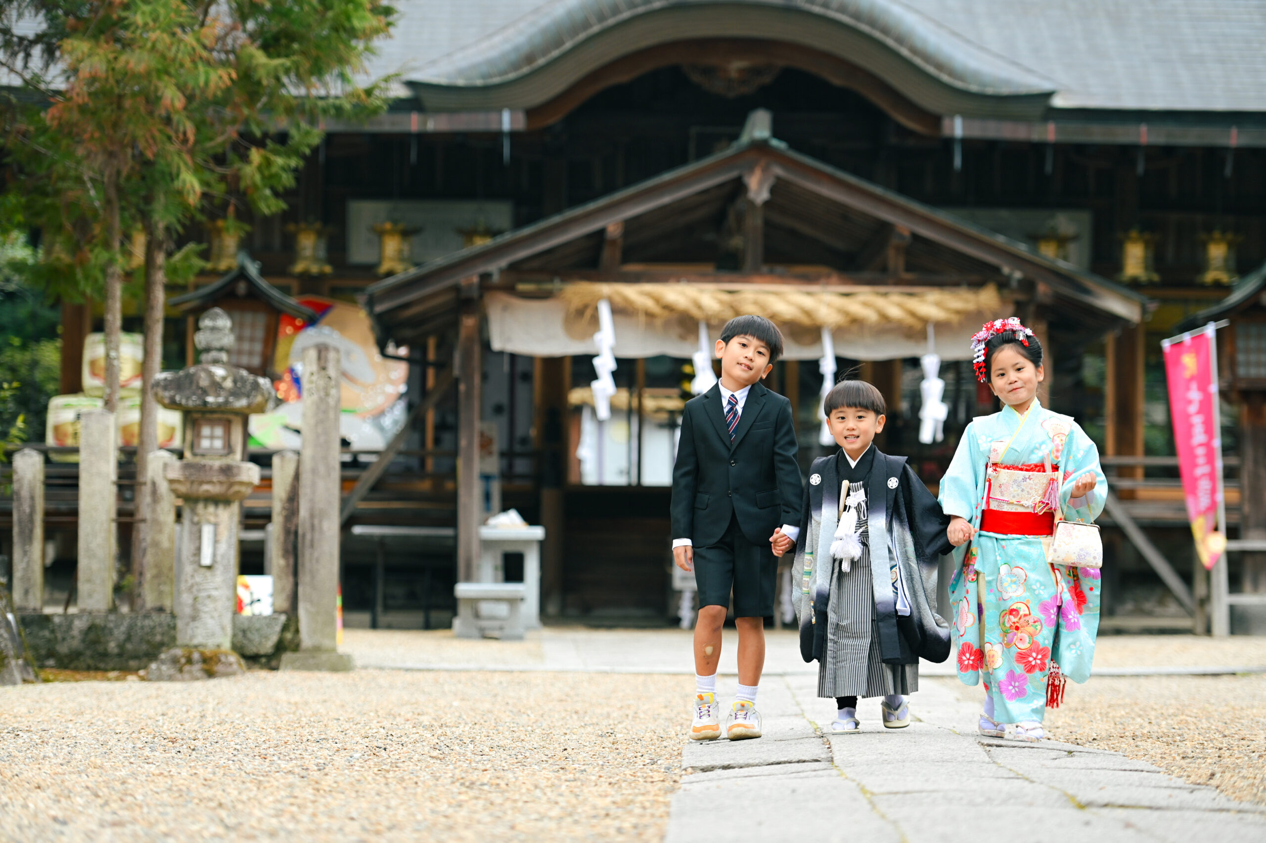 兄弟・姉妹写真のおすすめポーズ10選｜仲良しショットで思い出を残そう